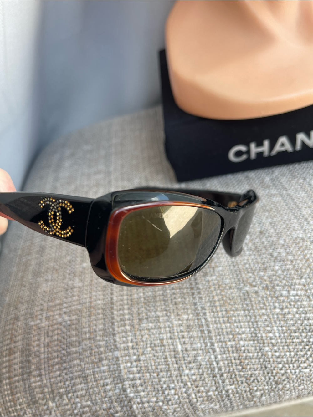 CHANEL Sunglasses - Picture 9 of 12